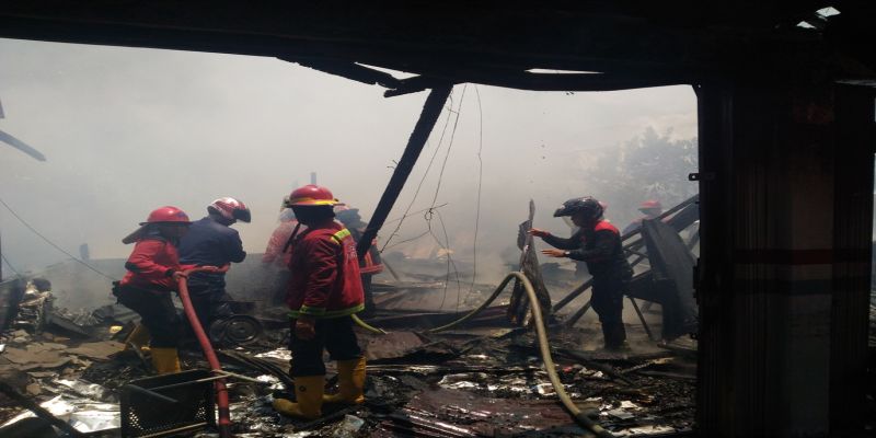 Ilustrasi Lupa Matikan Kompor, Rumah Amin Kebakaran