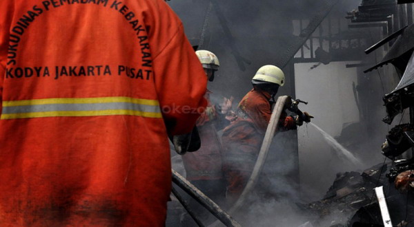 Illustrasi Tertidur Pulas, Remaja Tewas Terbakar di Toko Pupuk